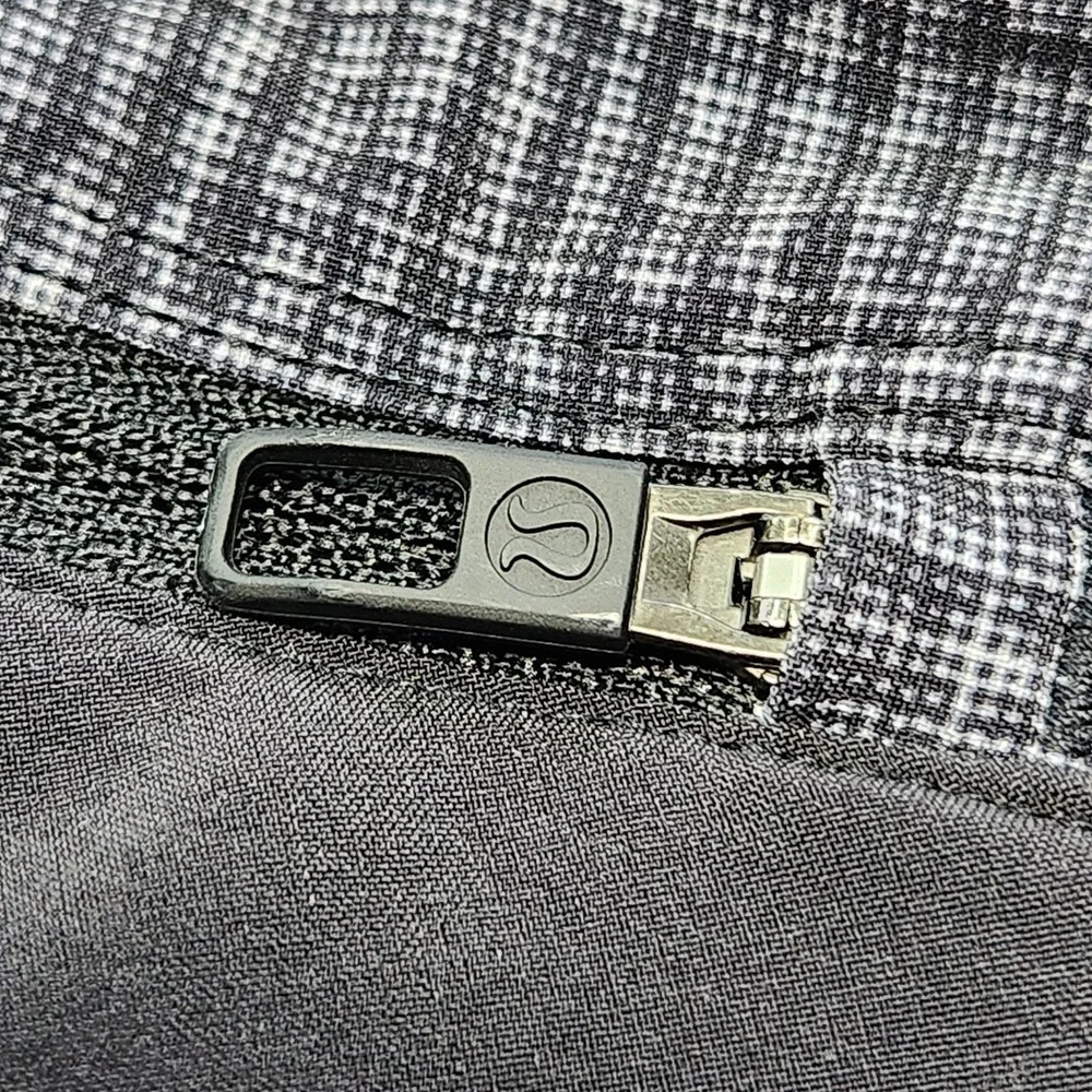 Mens Lululemon Linerless Athletic Grey Shorts Pull On Side Zipper Pocket Small